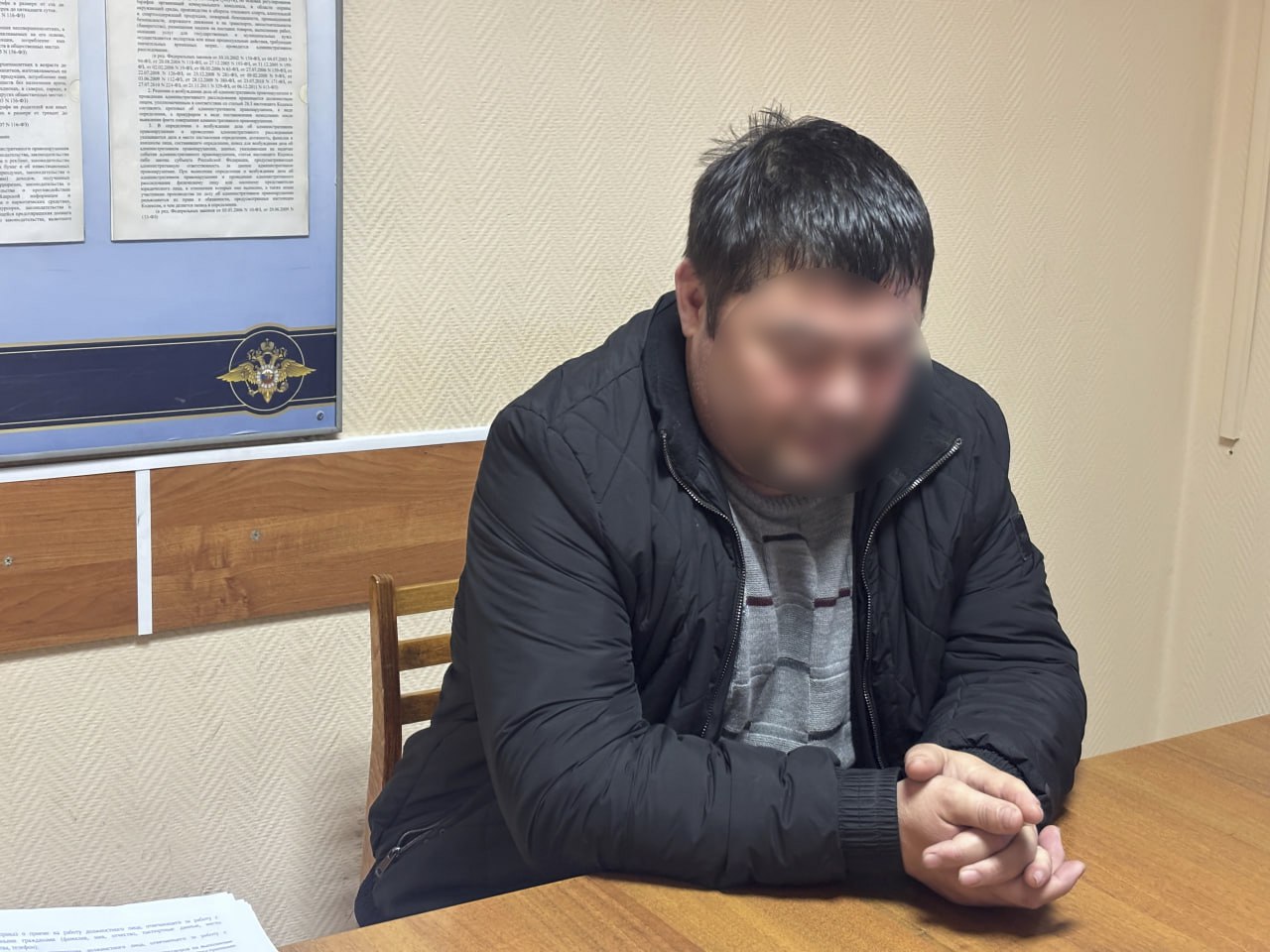 В Череповце полицейские приняли решение о выдворении 5 нелегальных мигрантов В Череповце полицейские приняли решение о выдворении 5 нелегальных мигрантов