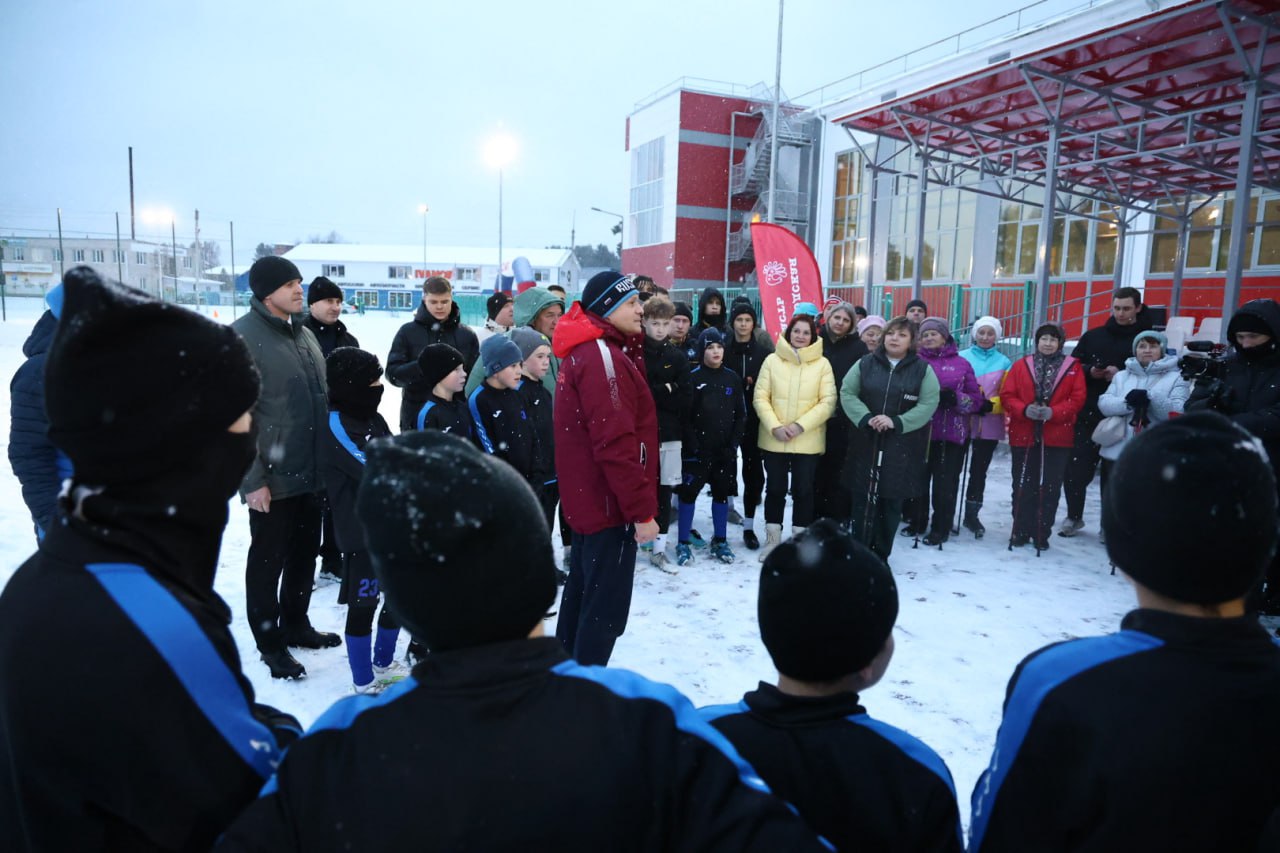 Георгий Филимонов: В Бабаеве открыли новый стадион с современным футбольным полем и беговыми дорожками Георгий Филимонов: В Бабаеве открыли новый стадион с современным футбольным полем и беговыми дорожками