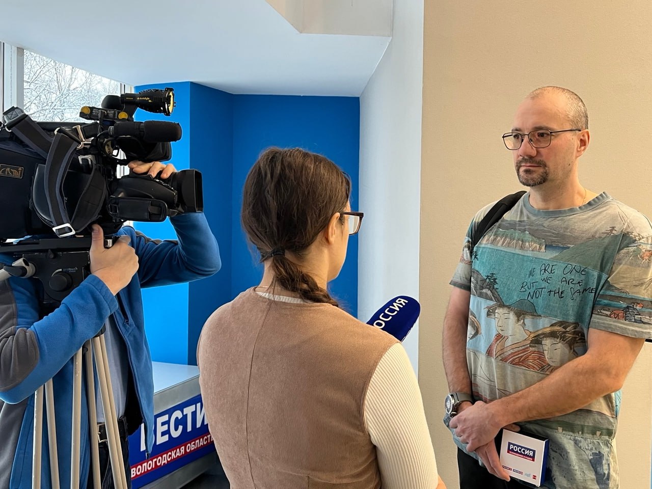 Вторая часть победителей конкурса «100 лет на одной волне» заглянула сегодня за своими призами к нам в редакцию Вторая часть победителей конкурса «100 лет на одной волне» заглянула сегодня за своими призами к нам в редакцию