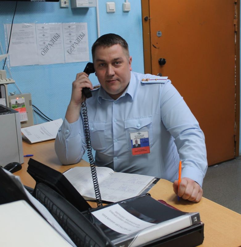 В конце октября на телефон дежурной части МО МВД России «Бабаевский» поступил звонок от местной жительницы 1947 г.р. Трубку взял оперативный дежурный Вячеслав Мартьянов