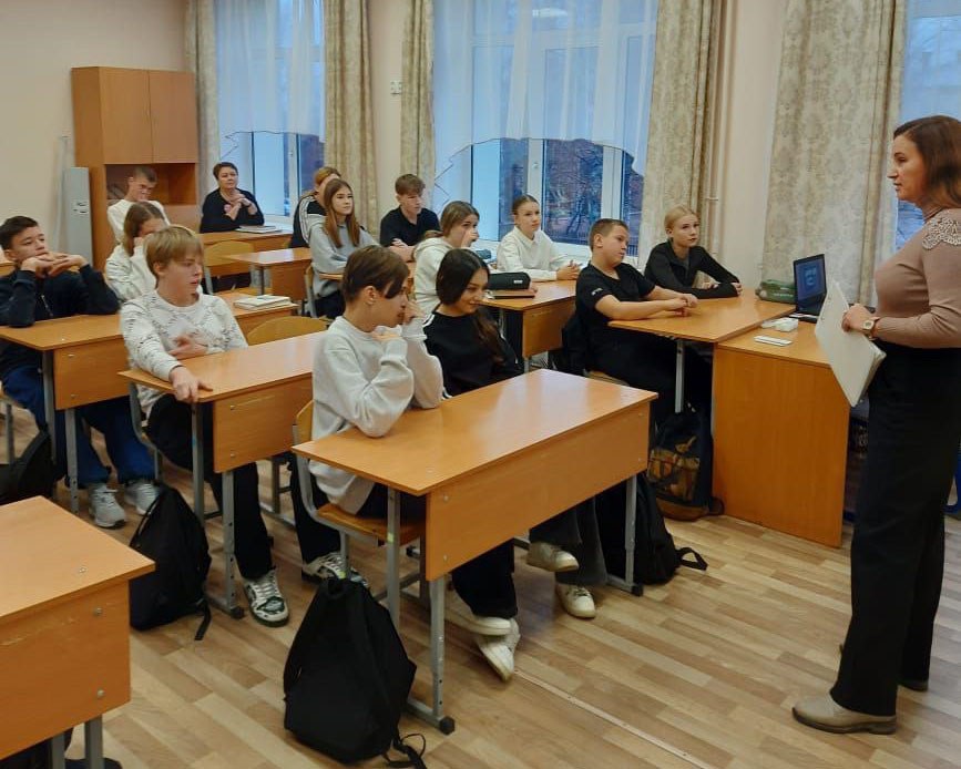 В Сямже сотрудники областного УКОН провели для школьников профилактическую беседу В Сямже сотрудники областного УКОН провели для школьников профилактическую беседу