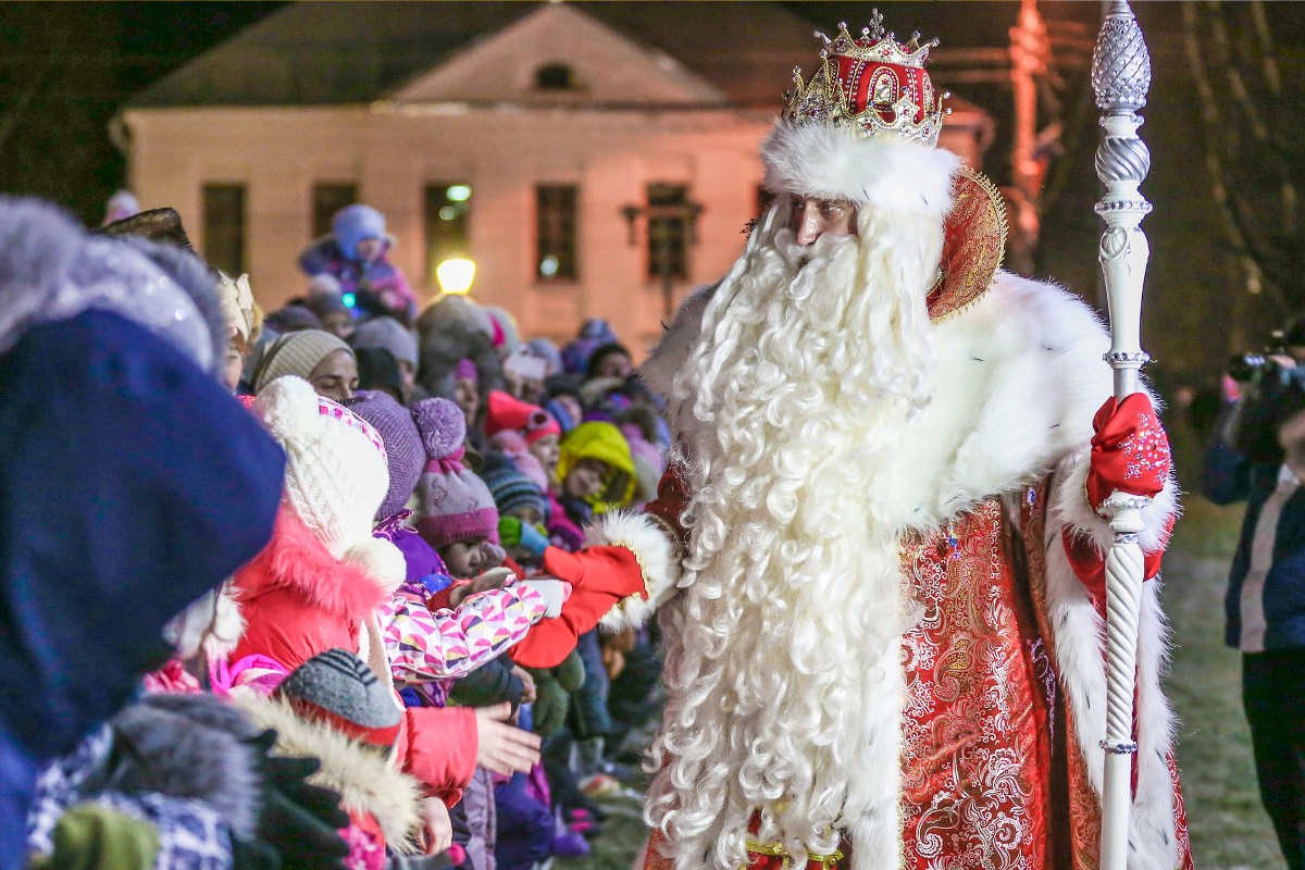 Дед Мороз vs религия: нужна ли детям вера в зимнего волшебника?