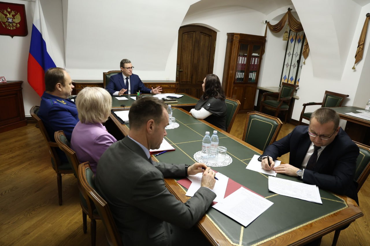 Губернатор Георгий Филимонов провел прием граждан совместно с прокурором области и представителями власти Губернатор Георгий Филимонов провел прием граждан совместно с прокурором области и представителями власти