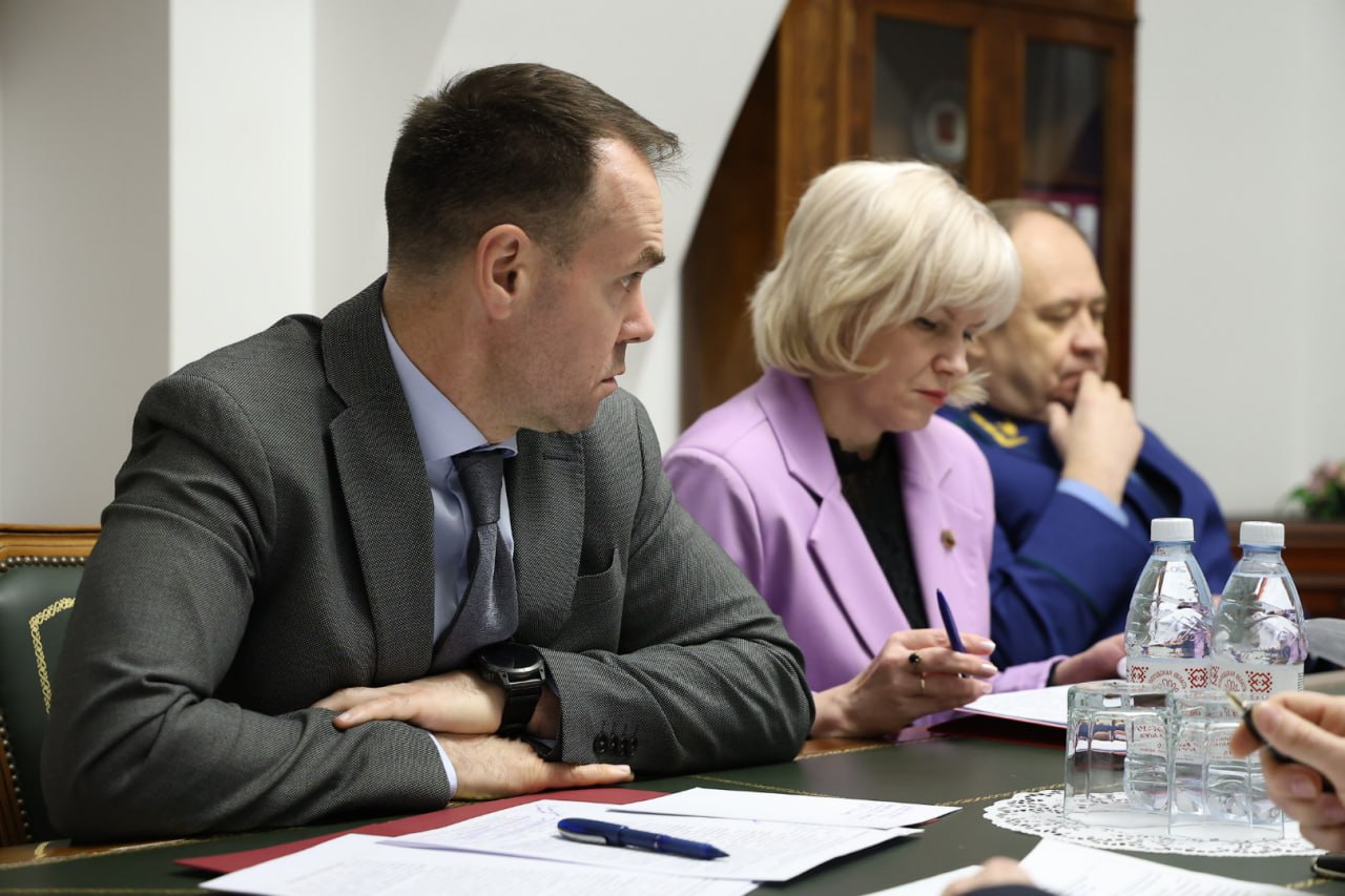 Губернатор Георгий Филимонов провел прием граждан совместно с прокурором области и представителями власти Губернатор Георгий Филимонов провел прием граждан совместно с прокурором области и представителями власти