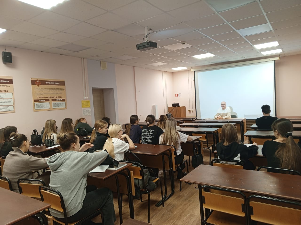 Студенты МГЮА знакомятся с избирательными технологиями Студенты МГЮА знакомятся с избирательными технологиями