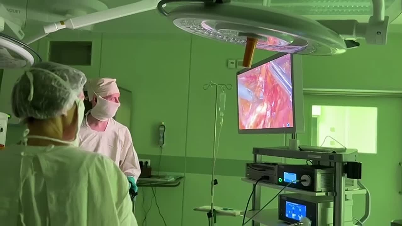 В Вологде онкологи провели сложную лапароскопическую операцию по удалению матки, яичников и лимфоузлов