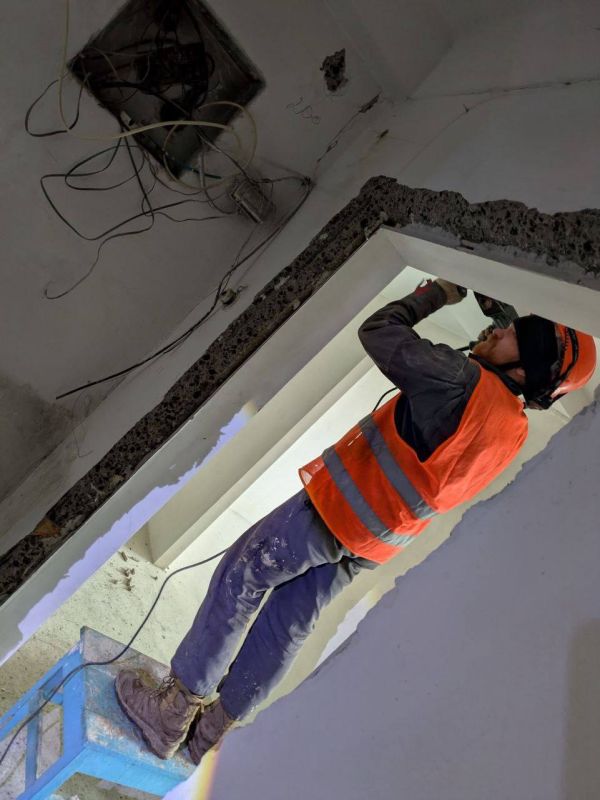 Андрей Накрошаев: В Алчевске ЛНР продолжаются работы по ликвидации последствий взрыва газа в доме на улице Гмыри