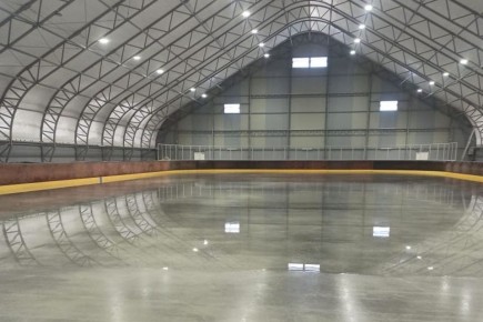 В Кадуе стартует новый спортивный сезон на хоккейном корте с искусственным льдом