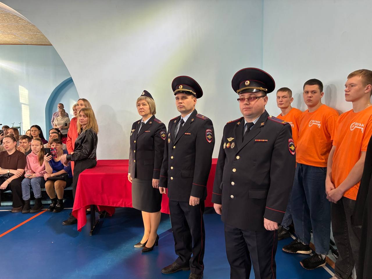 Руководство ОМВД России «Великоустюгский» приняло участие в принятии присяги у курсантов Великоустюгского многопрофильного колледжа Руководство ОМВД России «Великоустюгский» приняло участие в принятии присяги у курсантов Великоустюгского многопрофильного колледжа