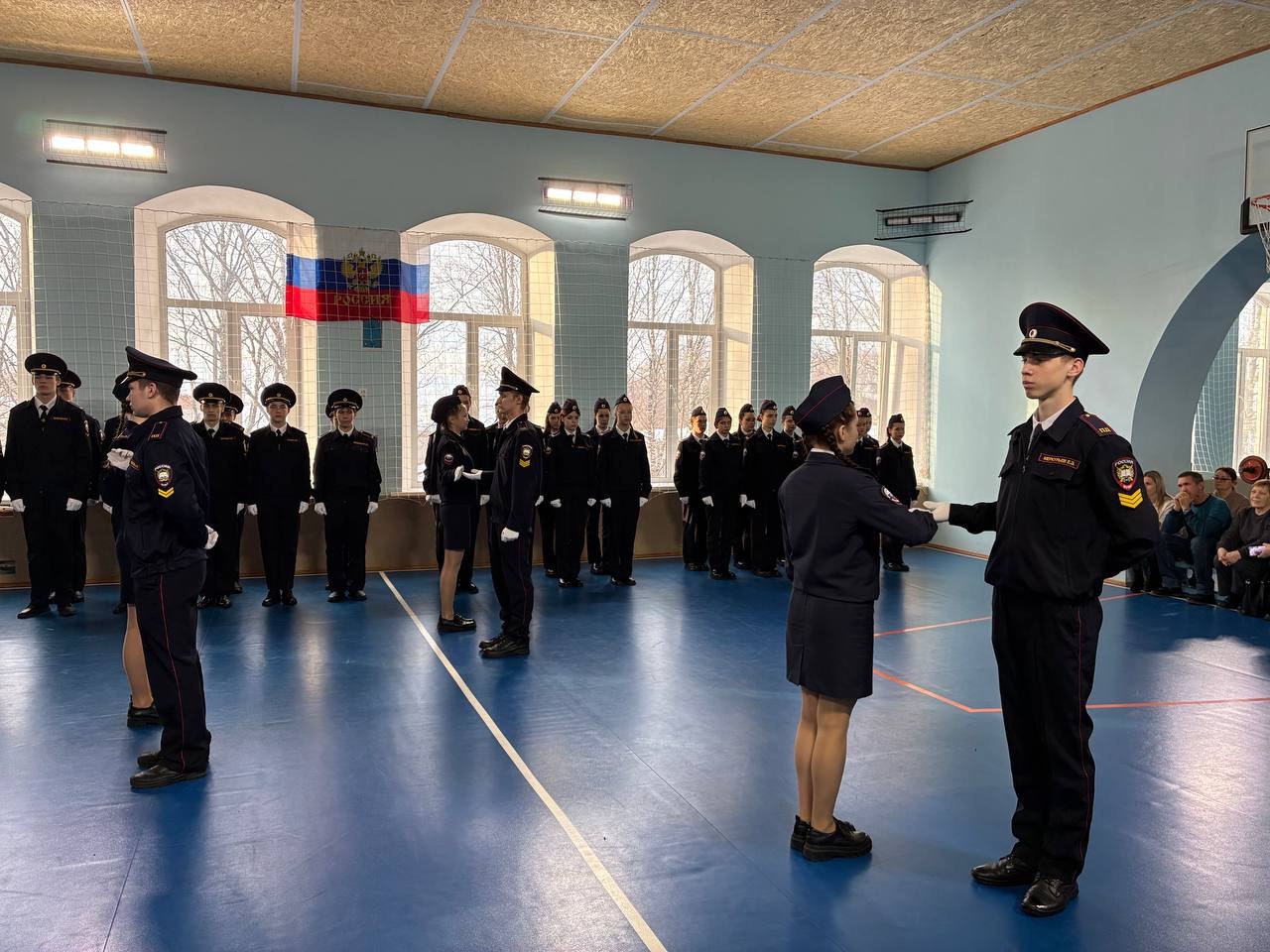 Руководство ОМВД России «Великоустюгский» приняло участие в принятии присяги у курсантов Великоустюгского многопрофильного колледжа Руководство ОМВД России «Великоустюгский» приняло участие в принятии присяги у курсантов Великоустюгского многопрофильного колледжа