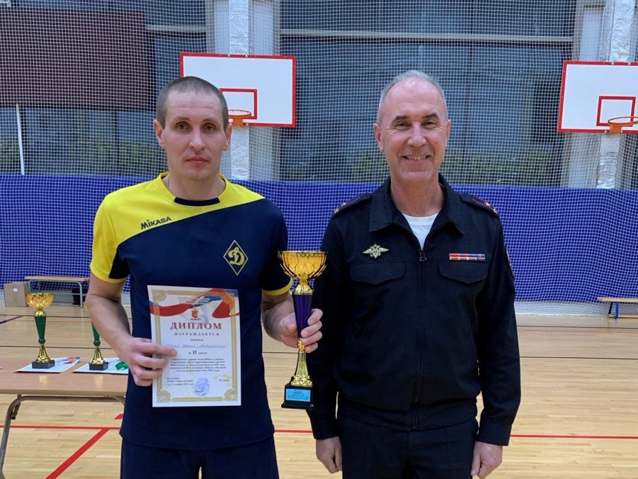 В Шексне полицейские провели финальные игры турнира по волейболу в рамках Спартакиады среди территориальных органов МВД России по Вологодской области В Шексне полицейские провели финальные игры турнира по волейболу в рамках Спартакиады среди территориальных органов МВД России по Вологодской области