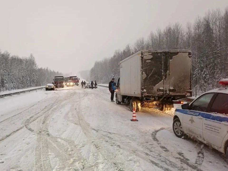 В Шекснинском округе произошло ДТП с участием 3 автомобилей В Шекснинском округе произошло ДТП с участием 3 автомобилей