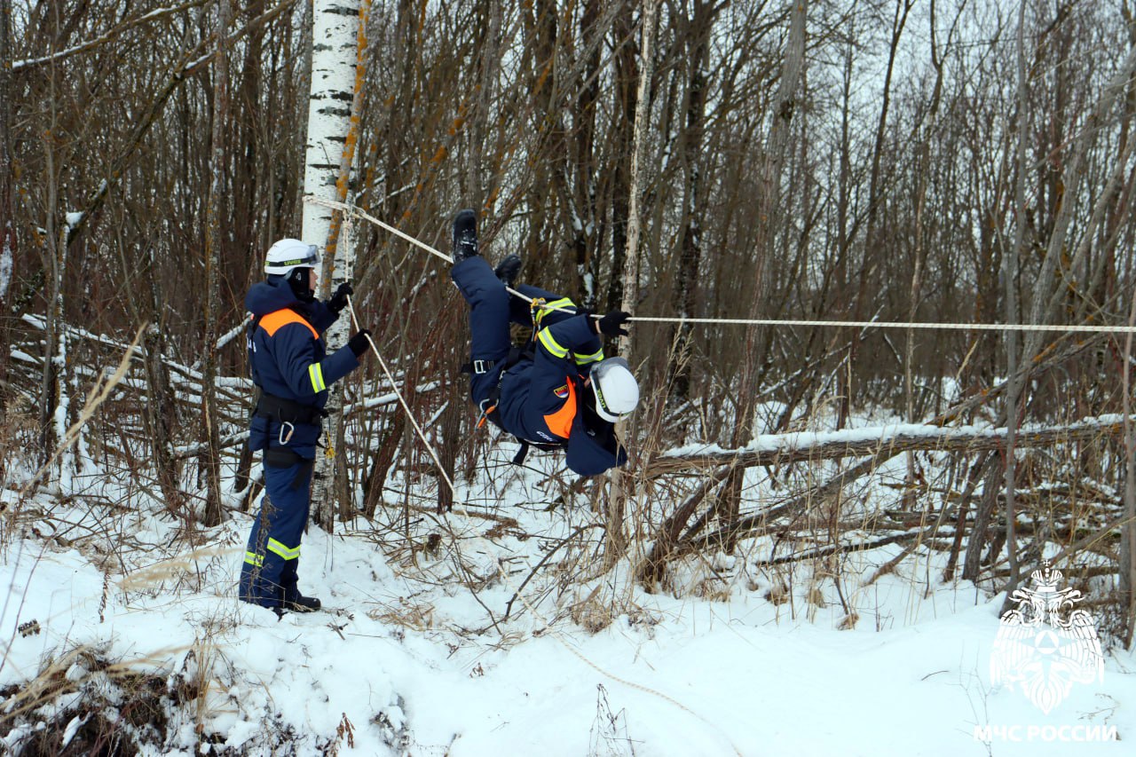 В Вологде прошли командно-штабные учения и смотр готовности сил и средств региона к зимним рискам В Вологде прошли командно-штабные учения и смотр готовности сил и средств региона к зимним рискам