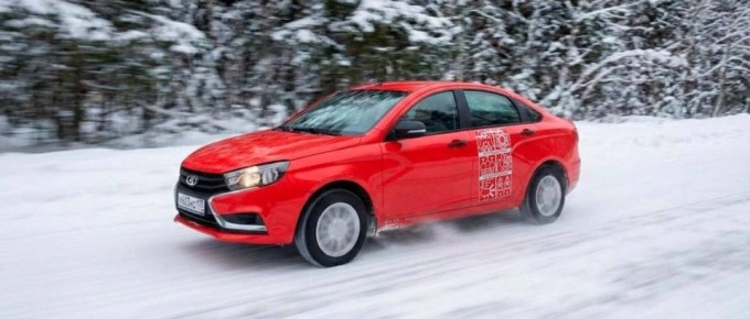 Вологодские автомобили такси «оденутся» в красную ливрею с символами региона