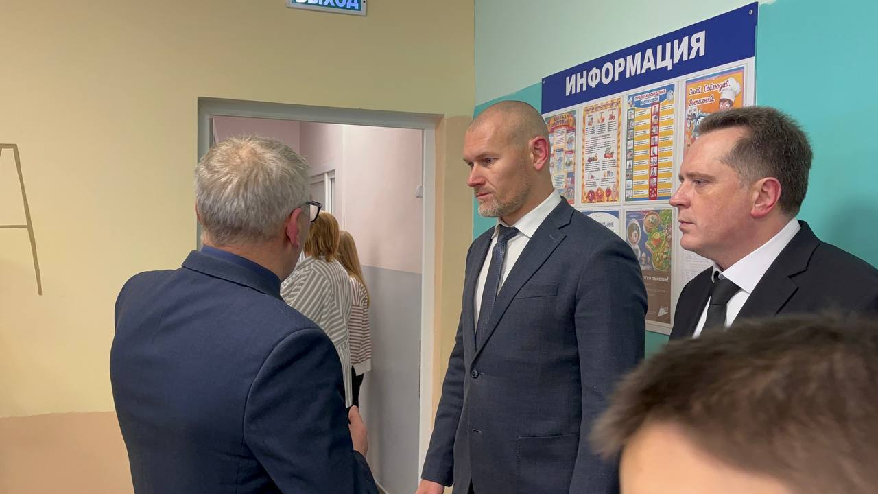 Андрей Накрошаев: В ходе рабочей поездки в курируемый Кичменгско-Городецкий округ проверил и организацию школьного питания Андрей Накрошаев: В ходе рабочей поездки в курируемый Кичменгско-Городецкий округ проверил и организацию школьного питания