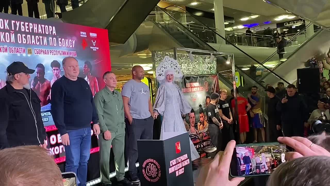 А вот и соперник Алексея Папина Ролли Ламберт Фогум!