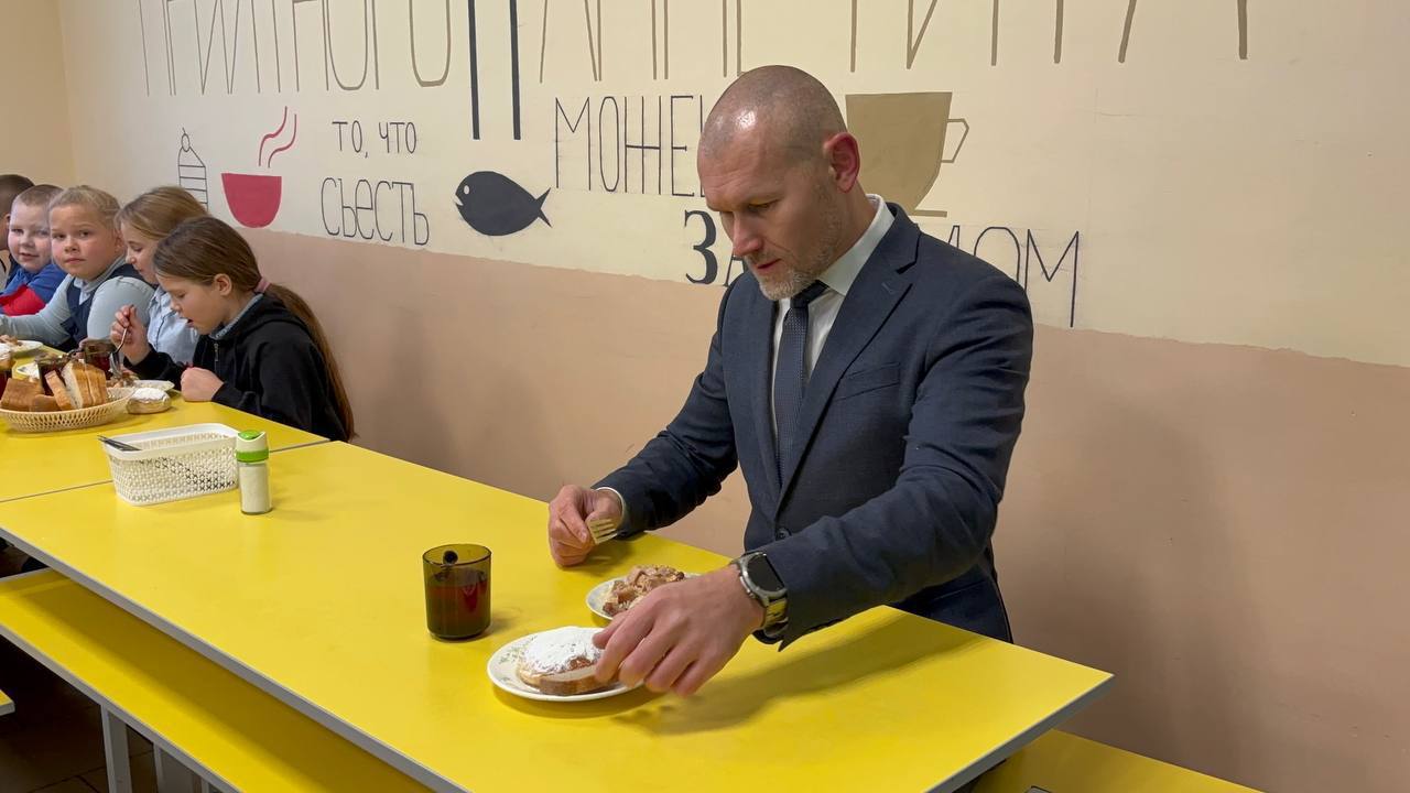 Андрей Накрошаев: В ходе рабочей поездки в курируемый Кичменгско-Городецкий округ проверил и организацию школьного питания