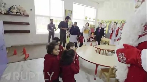 Рейс «Великий Устюг — Индия» отвез Деда Мороза прямо в лето — дарить подарки деткам, которые встречают Новый год без снега!