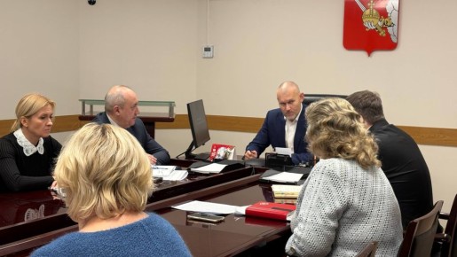 Андрей Накрошаев: По итогам поездки на восток Вологодской области провел совещание по вопросу строительства домов для детей-сирот