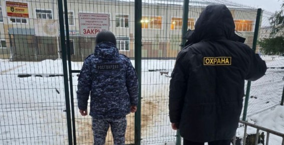 Учащихся и сотрудников школы экстренно эвакуировали в Кадуе