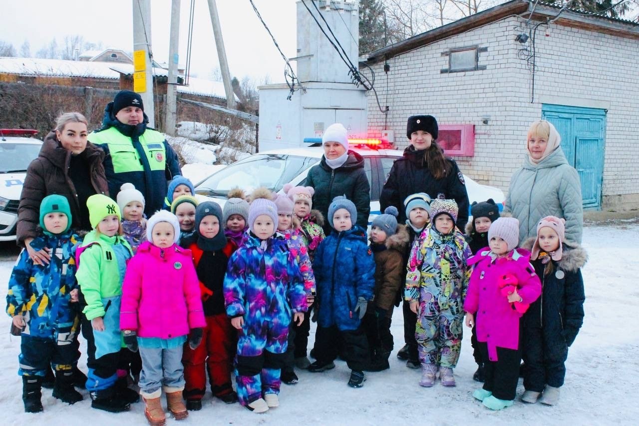 Верховажские полицейские провели экскурсию для детей в отделе полиции