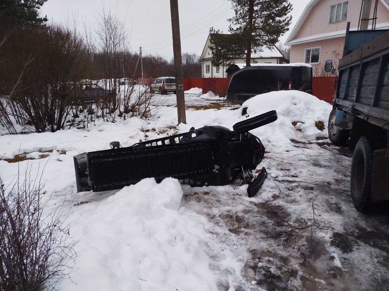 В Белозерске погиб мужчина, управлявший снегоходом В Белозерске погиб мужчина, управлявший снегоходом