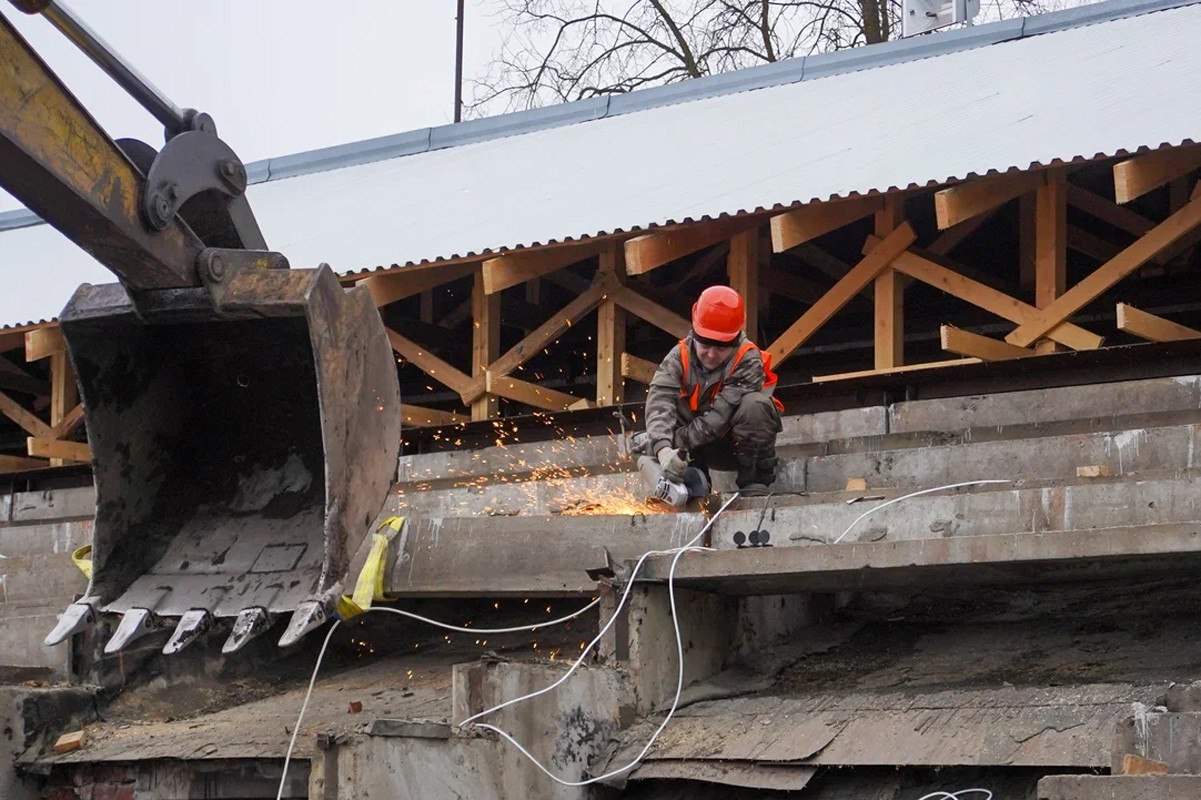 На стадионе «Динамо» Вологды стартовали работы по капитальному ремонту Восточной трибуны На стадионе «Динамо» Вологды стартовали работы по капитальному ремонту Восточной трибуны