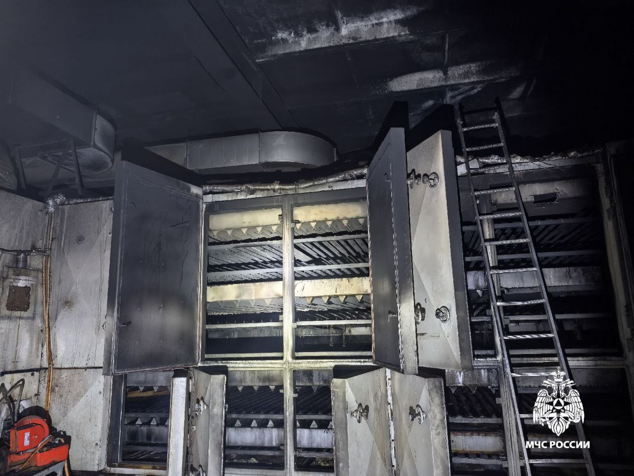 На предприятии под Вологдой вчера днём произошел крупный пожар