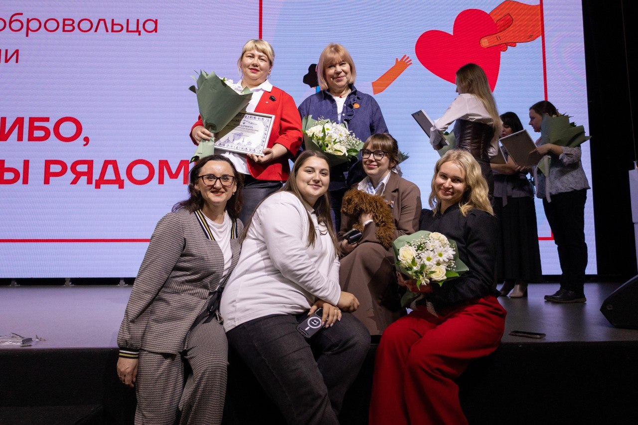 Депутаты Законодательного Собрания поздравили волонтеров Вологодчины с Днем добровольца Депутаты Законодательного Собрания поздравили волонтеров Вологодчины с Днем добровольца