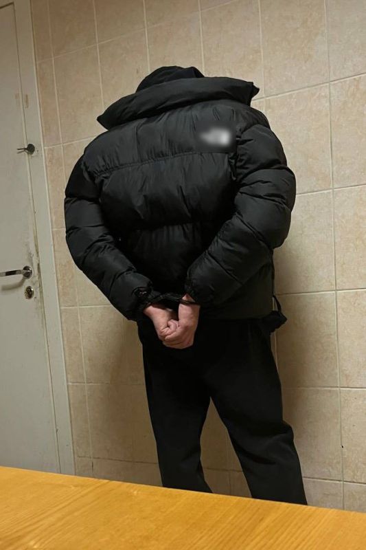 В Череповце сотрудники патрульно-постовой службы полиции задержали подозреваемого в наркопреступлении