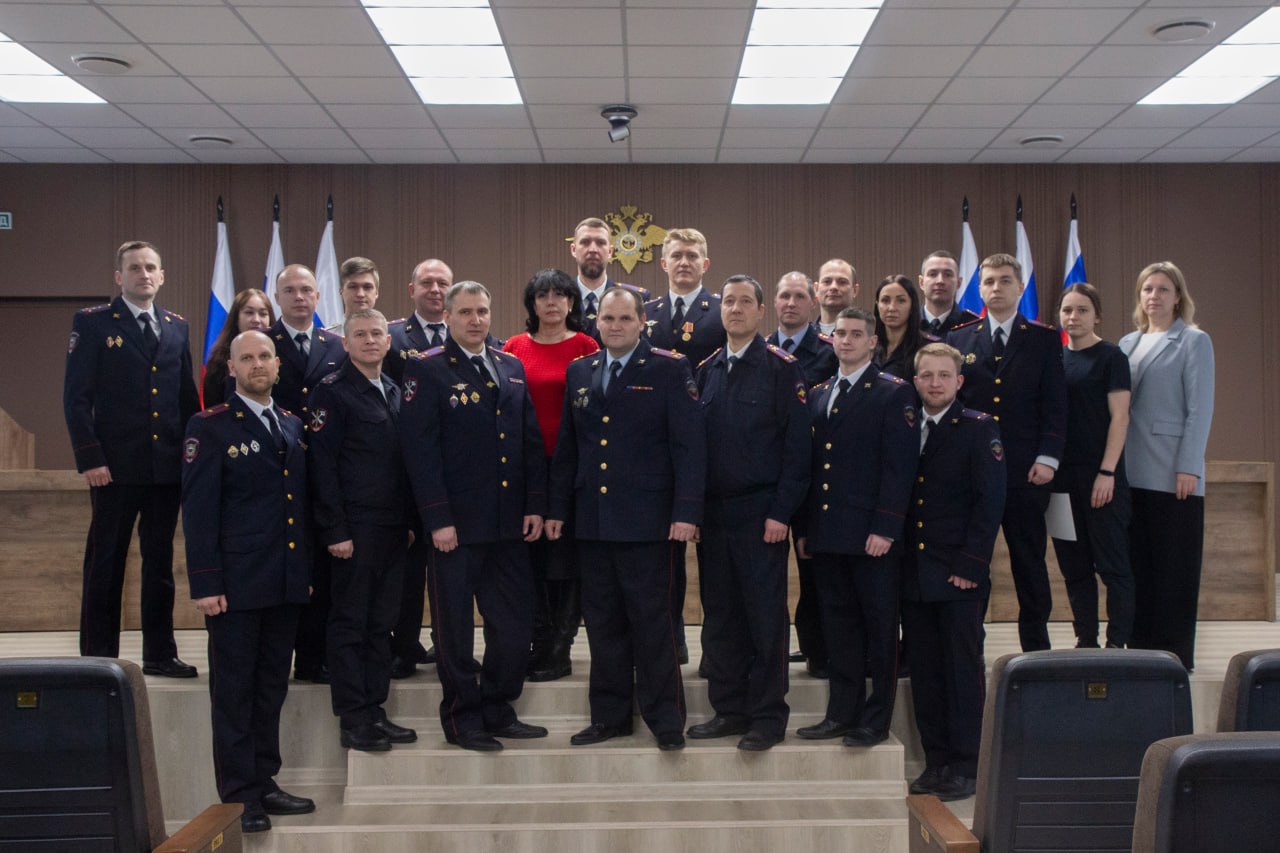 10 декабря исполнилось 76 лет со дня создания службы связи в системе МВД России 10 декабря исполнилось 76 лет со дня создания службы связи в системе МВД России