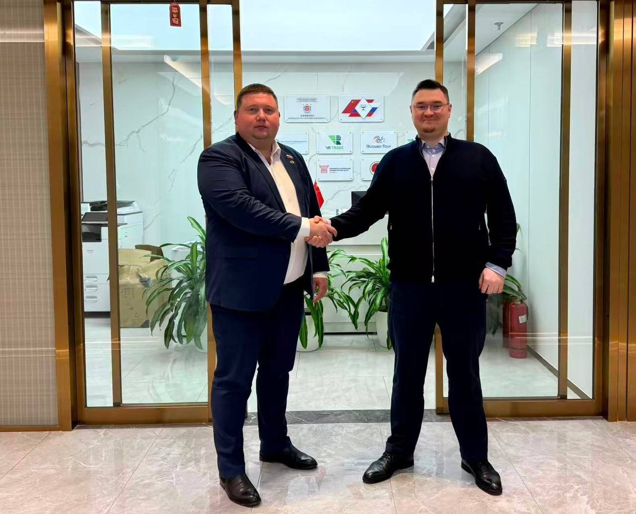 Депутат ЗСО, руководитель фракции «СПРАВЕДЛИВАЯ РОССИЯ», член постоянной международной рабочей группы по вопросам поддержки российско-китайского малого и среднего бизнеса Владислав Зворыкин принял участие в XII Форуме по... Депутат ЗСО, руководитель фракции «СПРАВЕДЛИВАЯ РОССИЯ», член постоянной международной рабочей группы по вопросам поддержки российско-китайского малого и среднего бизнеса Владислав Зворыкин принял участие в XII Форуме по...