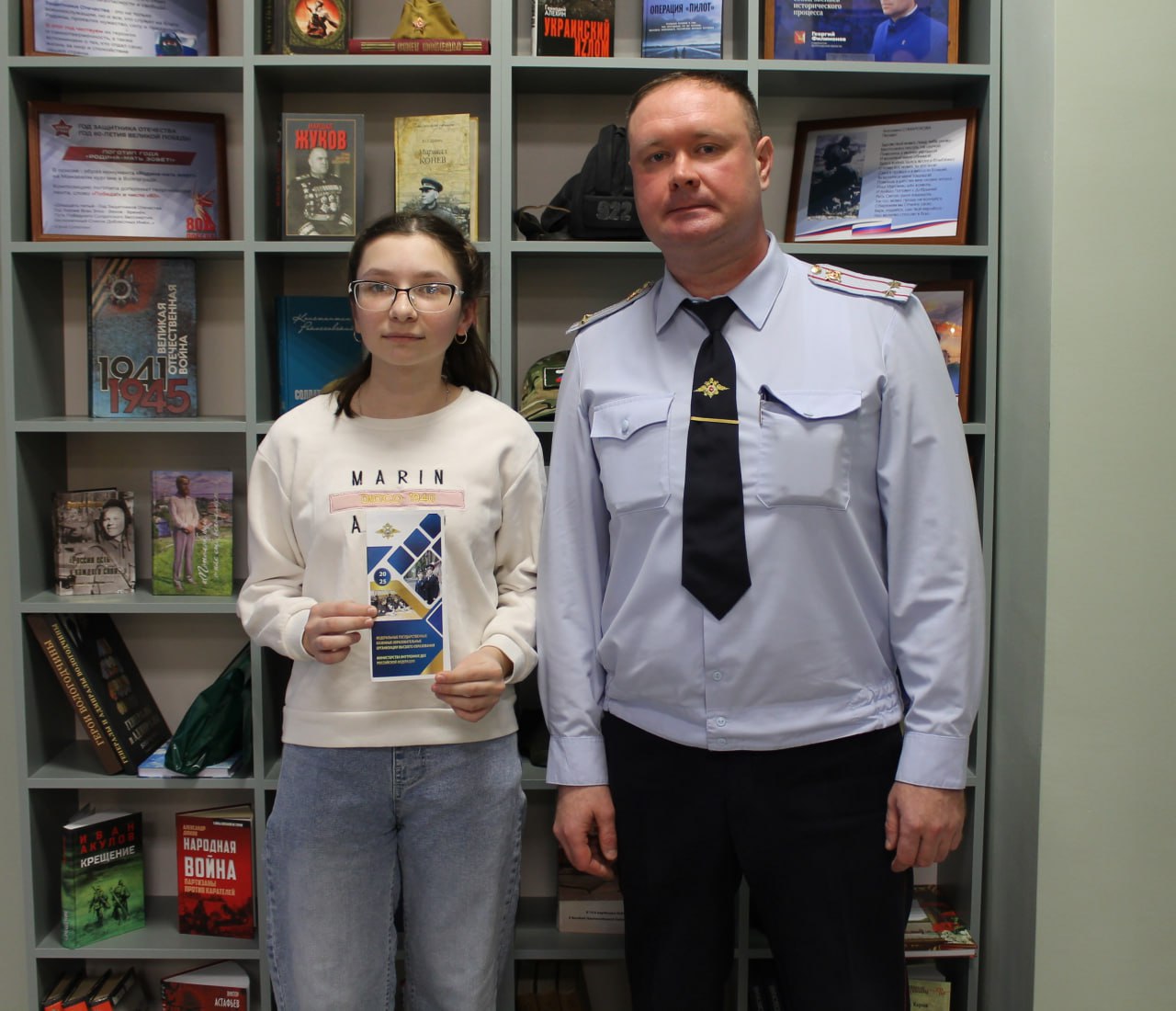 Сотрудники ОМВД «Никольский» приняли участие в муниципальном форуме «Наш выбор. Взаимодействие поколений, профориентация» и познакомили школьников со структурой МВД России Сотрудники ОМВД «Никольский» приняли участие в муниципальном форуме «Наш выбор. Взаимодействие поколений, профориентация» и познакомили школьников со структурой МВД России