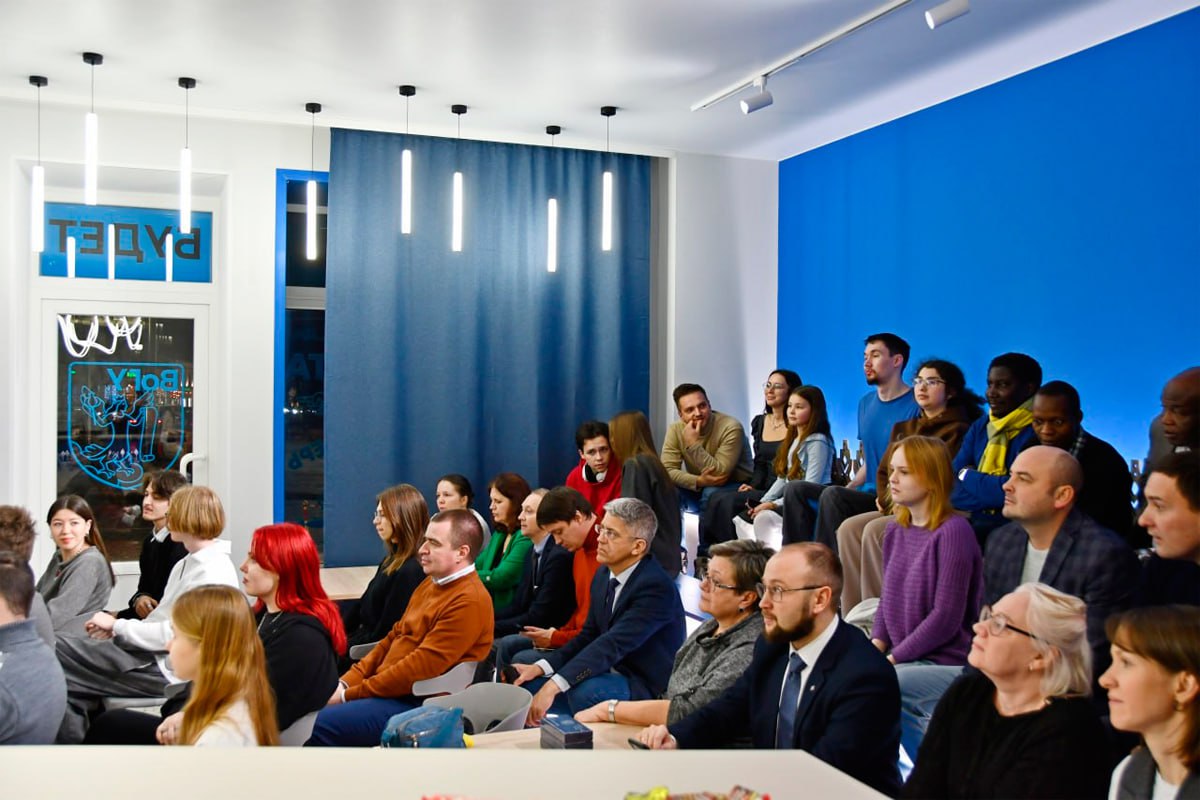 Студенческий коворкинг для стартапов и встреч начал работу в Вологде Студенческий коворкинг для стартапов и встреч начал работу в Вологде