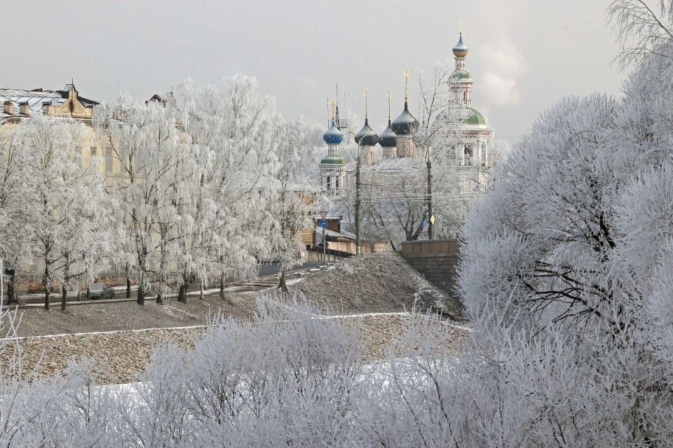 Вологжан ожидают морозные и снежные выходные