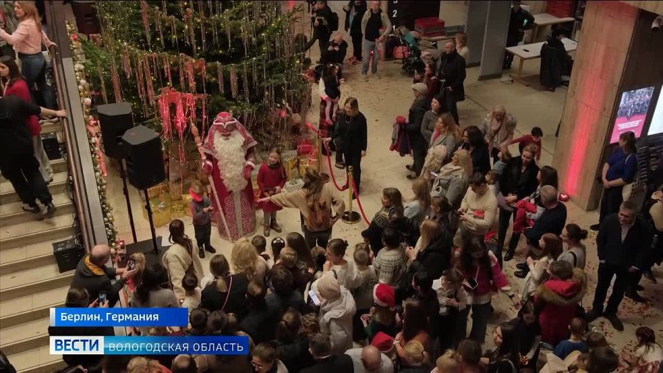 Европейское турне: Российский Дед Мороз зажёг ёлку в Берлине