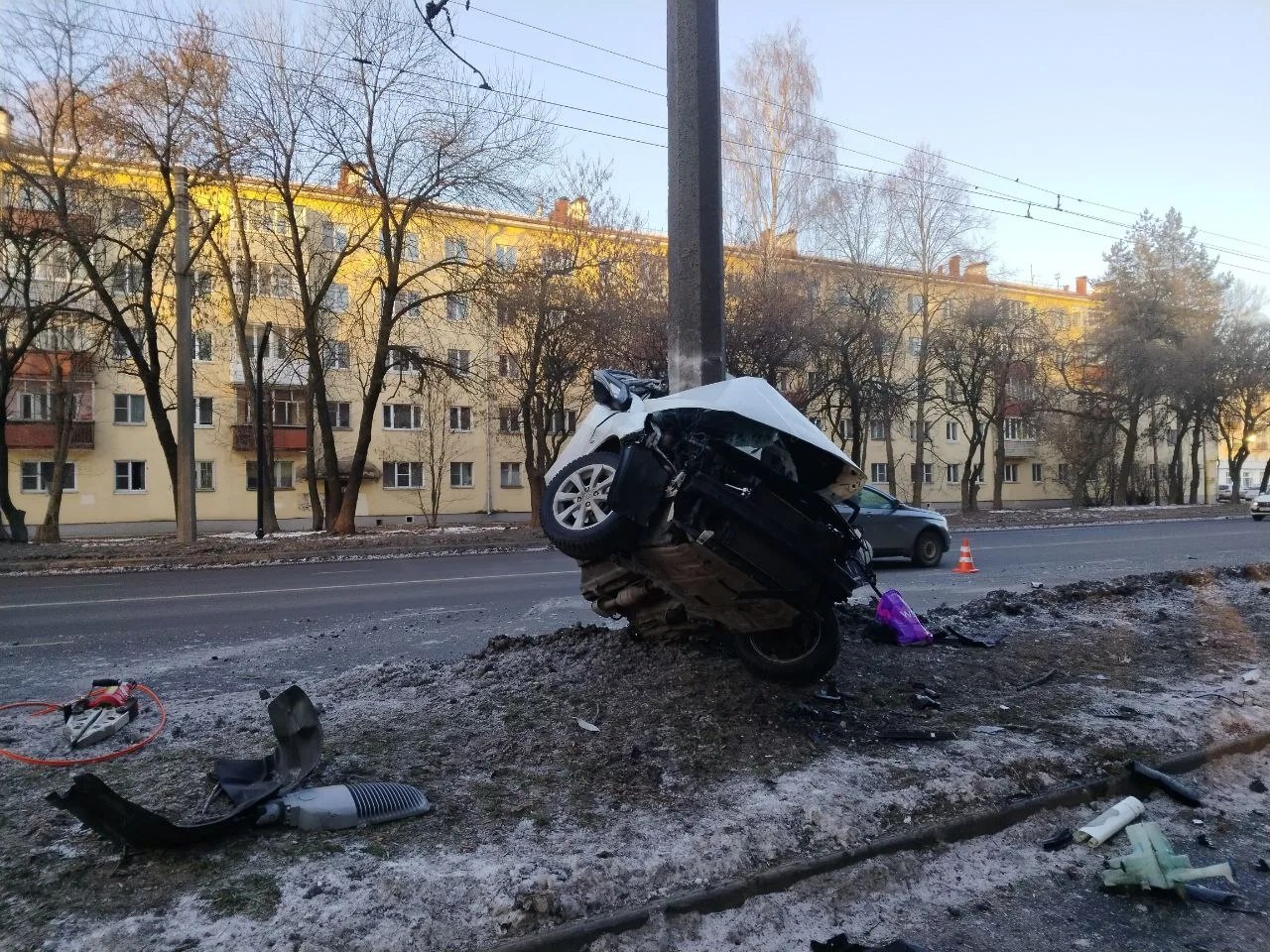 Сегодня утром, 14 декабря, около 08:50, на улице Чернышевского (д. 108) в Вологде произошло смертельное ДТП Сегодня утром, 14 декабря, около 08:50, на улице Чернышевского (д. 108) в Вологде произошло смертельное ДТП