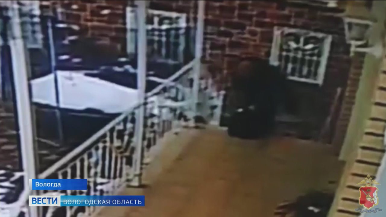 Телефонные мошенники вынудили вологжанку обокрасть частный дом
