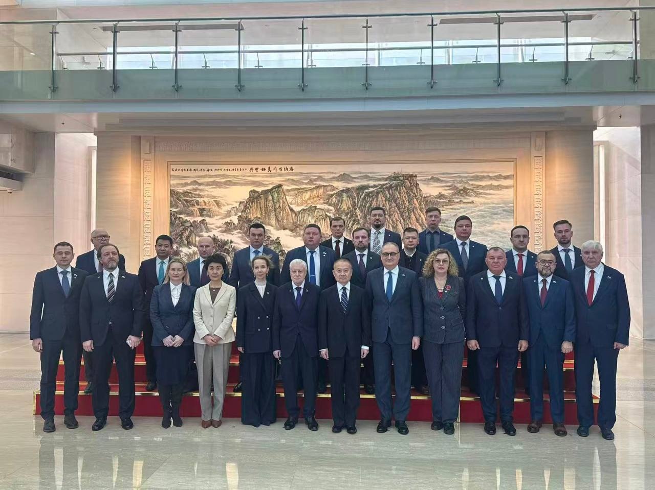 Владислав Зворыкин, руководитель фракции «Справедливая Россия» выступил на международном российско-китайском бизнес-форуме в Наньчане Владислав Зворыкин, руководитель фракции «Справедливая Россия» выступил на международном российско-китайском бизнес-форуме в Наньчане