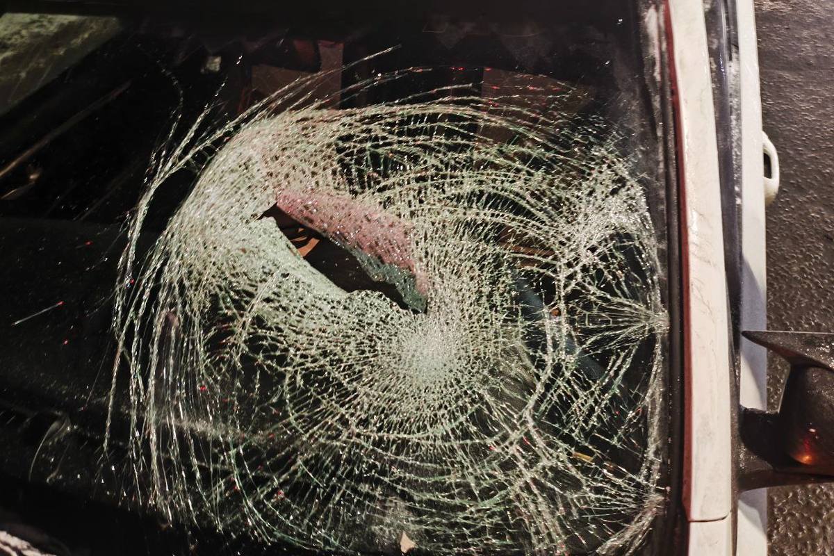 Сбитый в Череповце пешеход пробил лобовое стекло иномарки