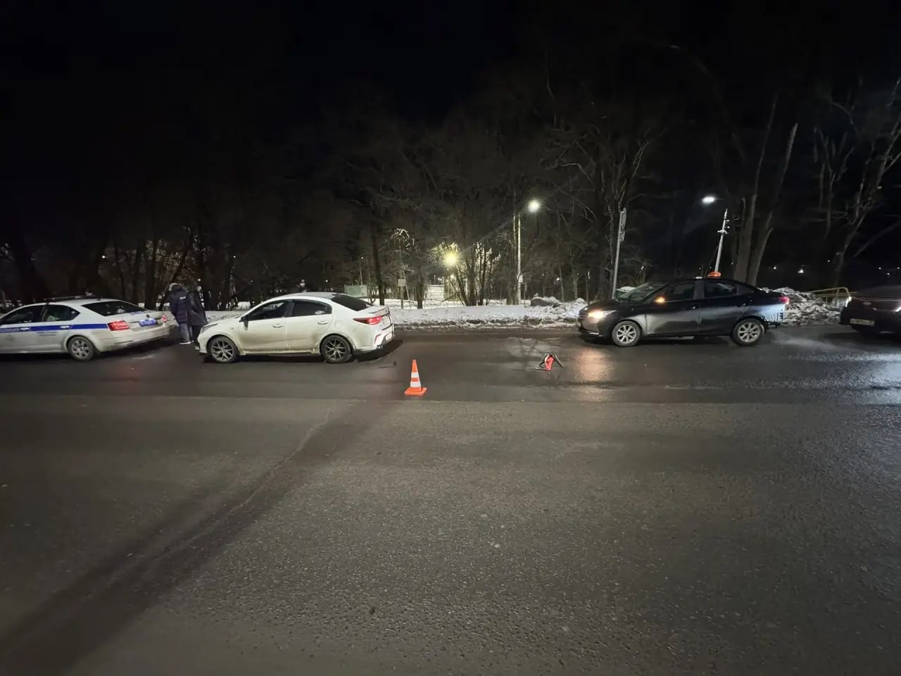 Пешехода на проезжей части в Череповце сбил автомобиль Пешехода на проезжей части в Череповце сбил автомобиль