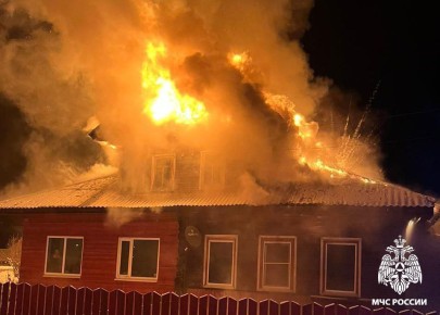 Женщина и двое детей погибли при пожаре в Кичменгском Городке