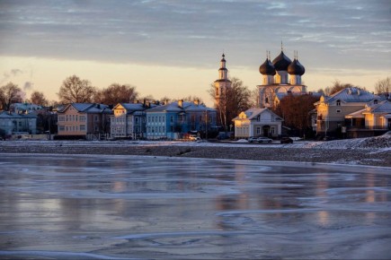 Днём -2° +3°, местами умеренные осадки (снег, мокрый снег, дождь)
