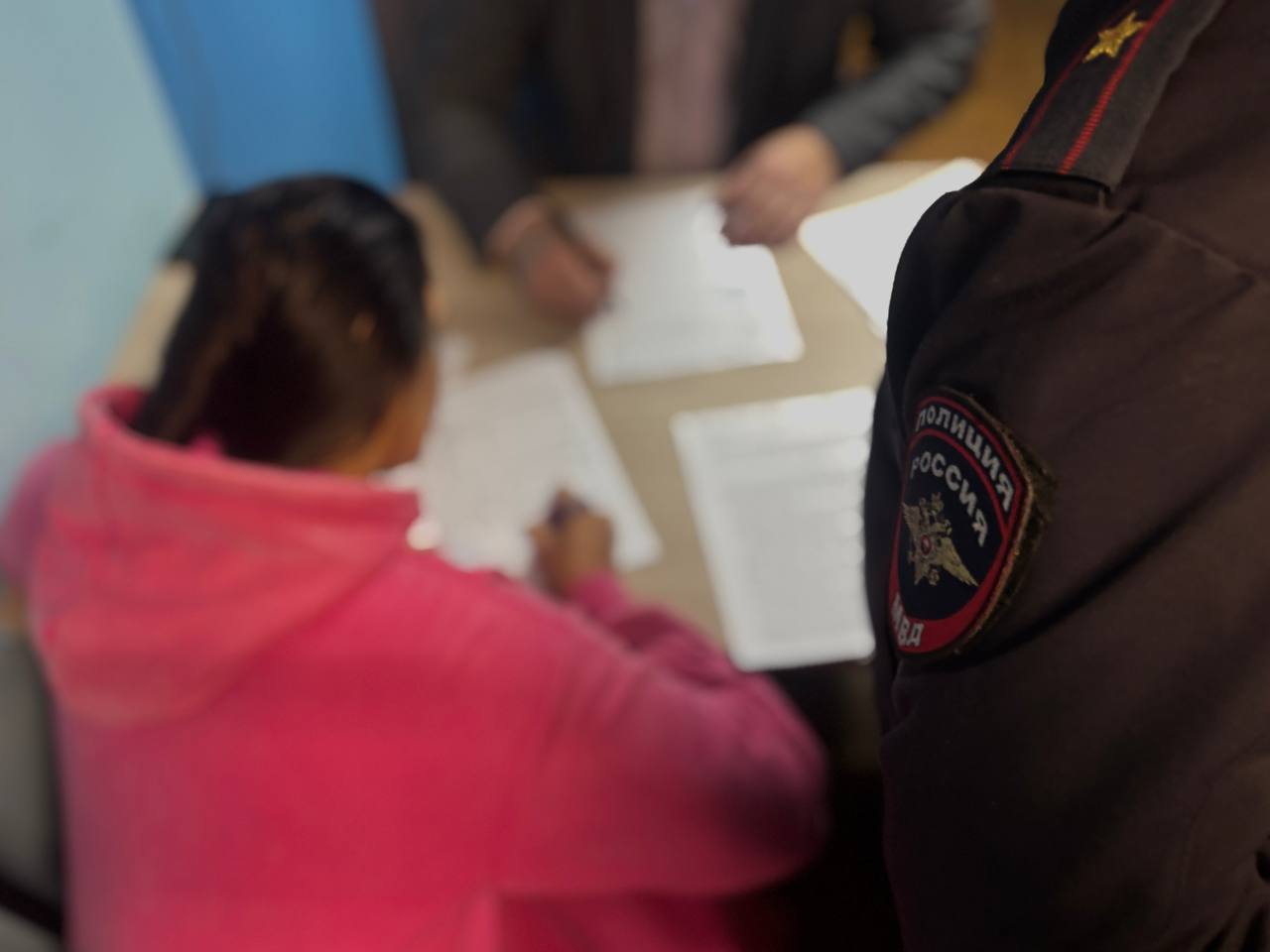 В Череповце полицейские приняли решение о выдворении нелегальных мигрантов В Череповце полицейские приняли решение о выдворении нелегальных мигрантов