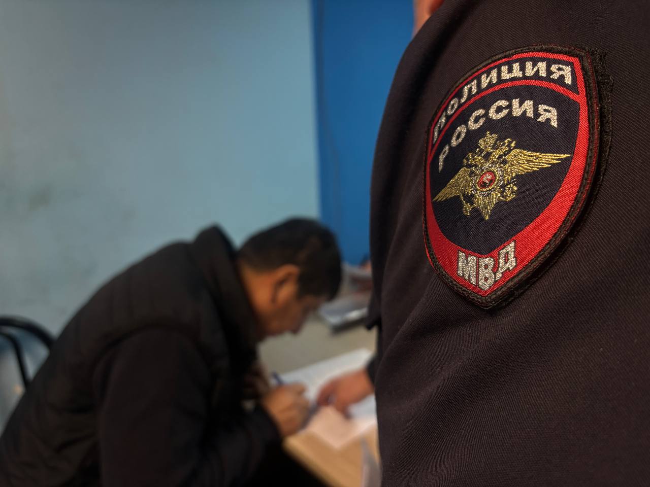 В Череповце полицейские приняли решение о выдворении нелегальных мигрантов В Череповце полицейские приняли решение о выдворении нелегальных мигрантов