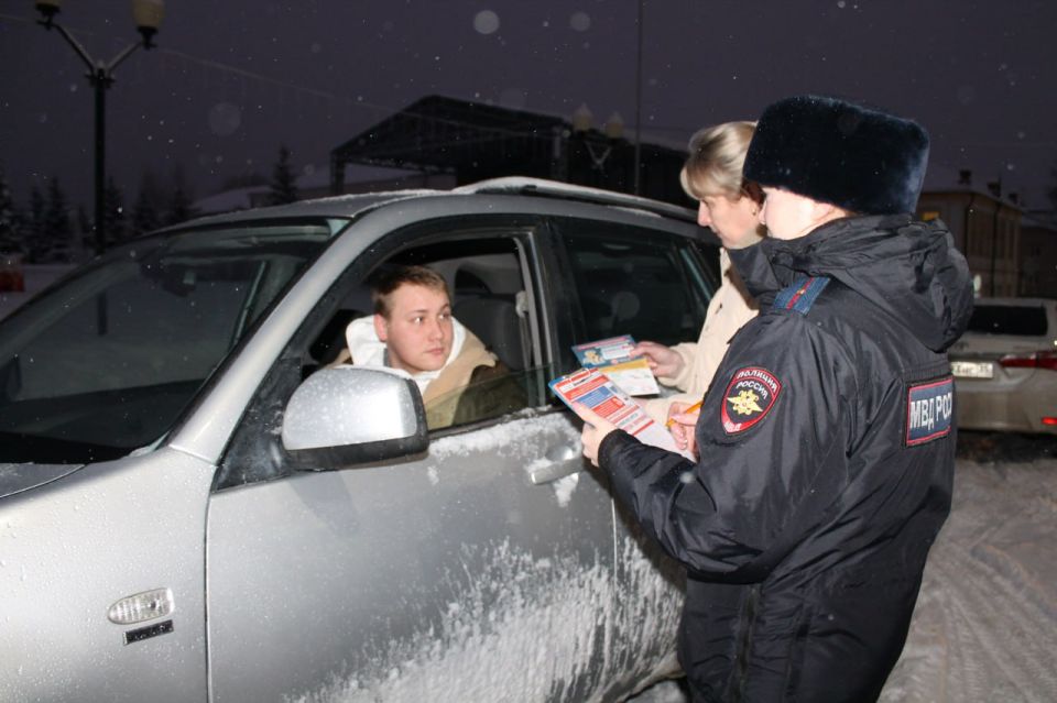 В Никольске полицейские провели профилактические беседы с населением