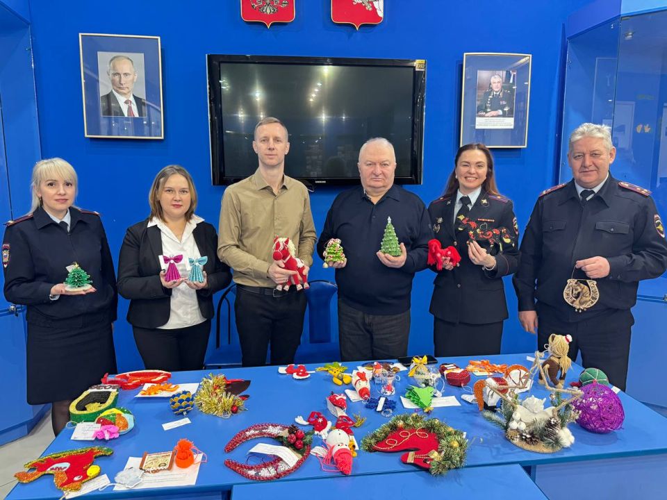 В Вологде общественники и полицейские подвели итоги конкурса «Лучшая новогодняя игрушка»