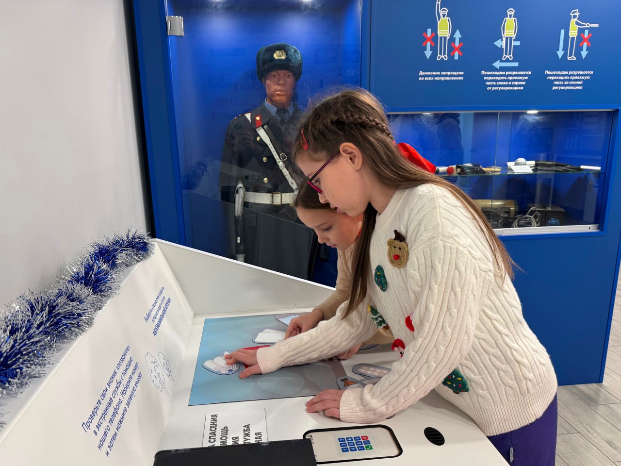 Начальник УМВД России по Вологодской области поддержал Всероссийскую благотворительную акцию «Елка желаний» Начальник УМВД России по Вологодской области поддержал Всероссийскую благотворительную акцию «Елка желаний»