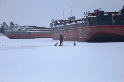 В Череповце официально разрешили выход на лёд реки Шексны