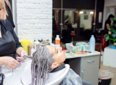 Как эффективно избавиться от пятен краски для волос на одежде